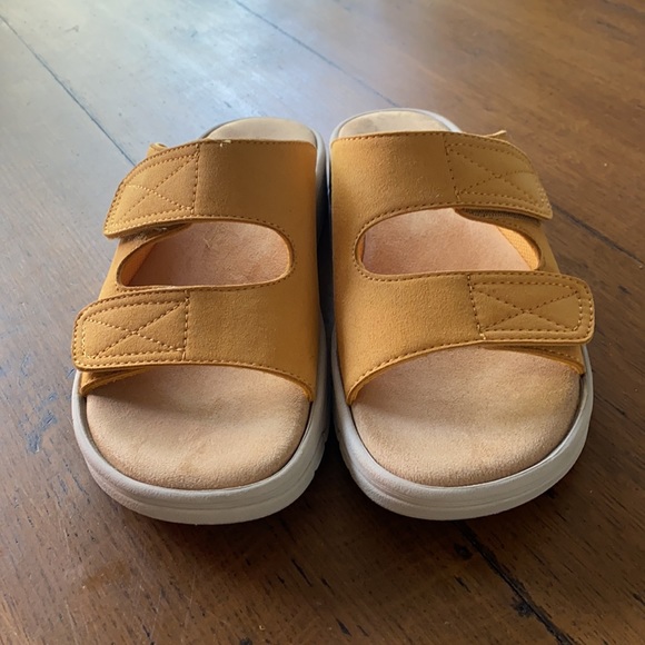 Easy Spirit Sandals - Picture 2 of 2